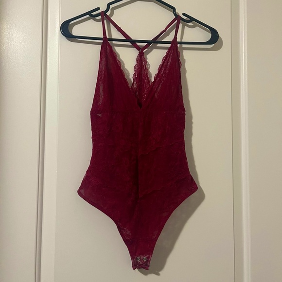 Deep V Lace Strappy Racerback Bodysuit - Picture 4 of 9